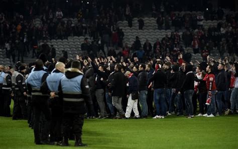 Ligue 1 Lille Montpellier 1 1 Tifosi Furiosi Invadono Il Campo A Fine