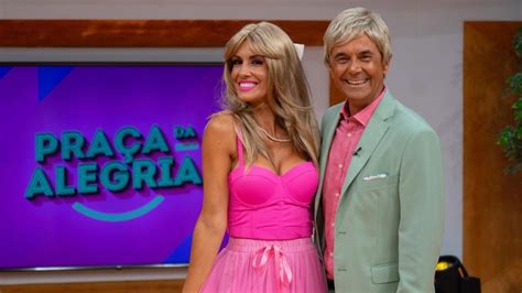 Jorge Gabriel e Joana Teles como Ken e Barbie na Praça da Alegria