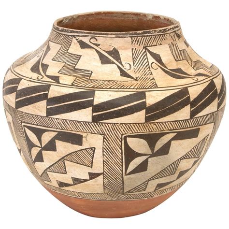 Antique Southwestern Native American Pottery Jar Acoma Pueblo 20th