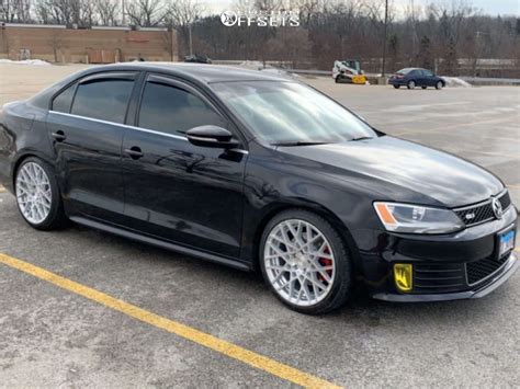 Volkswagen Jetta With X Rotiform Blq And R