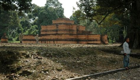 Pelantikan Pejabat Di Candi Muaro Jambi Perkenalkan Bangunan Bersejarah