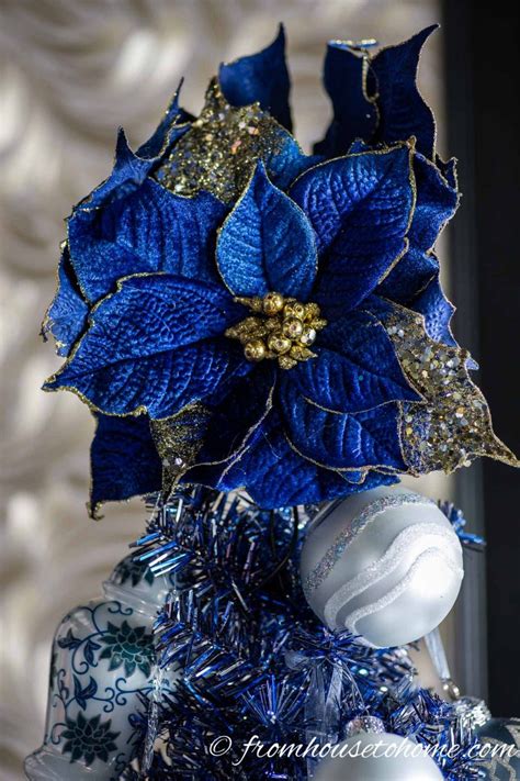 Beautiful Blue Christmas Tree Decorations (and 20+ Other Christmas Tree ...