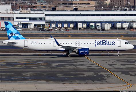 N2084J JetBlue Airbus A321 271NX Photo By Howard Chaloner ID 1146514