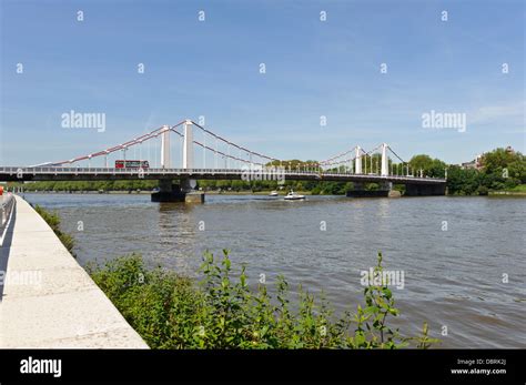 Old Chelsea Bridge Hi Res Stock Photography And Images Alamy