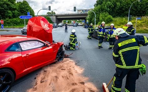 Unfall Auf B Betrunkener Camaro Fahrer F Hrt Ber Rot Und