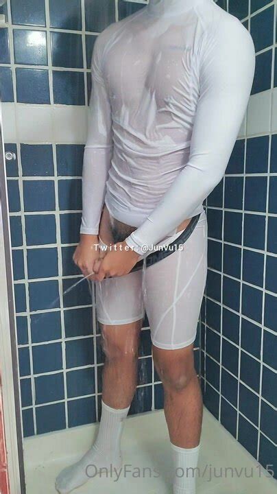 HOT MUSCLE PISS ThisVid