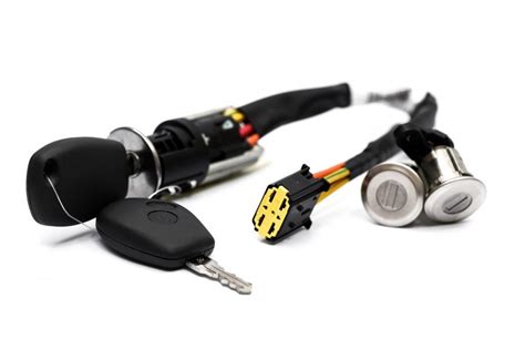 Купить Замок зажигания Лада Ларгус с 3-мя личинками Renault Group ...