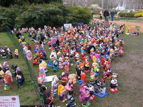 File:Garden gnomes - commonwealth park canberra.jpg - Wikipedia