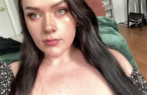 My Pussy Is Really Squishy And Perfect For Pumping Your Seed Into Scrolller