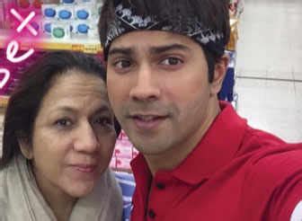 Varun Dhawan Shares A Selfie With Mom Celebs Times Of India Videos