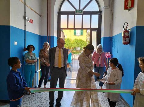 Imperia I Corridoi Della Scuola Littardi Di Piazza Roma Diventano Una