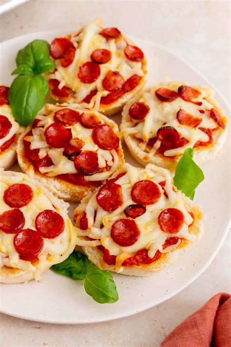 Mini Pizza Bagels (4 Ingredients!) - Carmy - Easy Healthy-ish Recipes