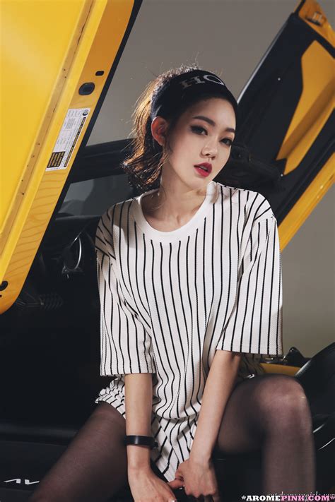 Park Eunsol Hot Posing With A Lamborghini AromePink