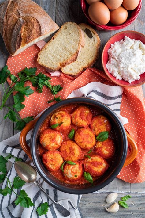 Polpette Di Ricotta Al Sugo Ricetta Facile Sfiziosa E Veloce