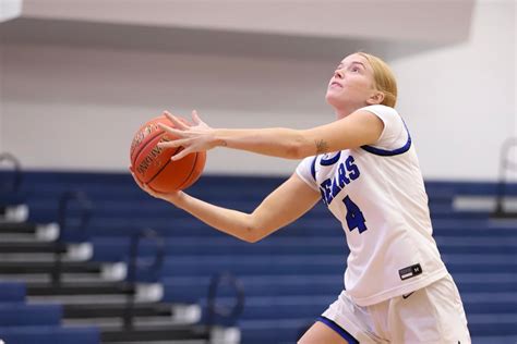 Dmacc Womens Basketball Team Falls To Niacc 65 48 Des Moines Area Cc