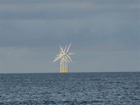 Worlds Largest Offshore Wind Farm England Less Dependent On Fossil