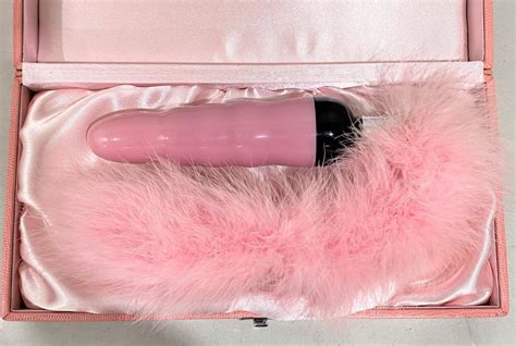 Lot Shiri Zinn Limited Edition Dildo With Feather Tail Smoke