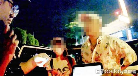 男開車賞夜景「大燈刺眼被攔查」 女躲後座身分曝竟是失聯移工 Ettoday社會新聞 Ettoday新聞雲