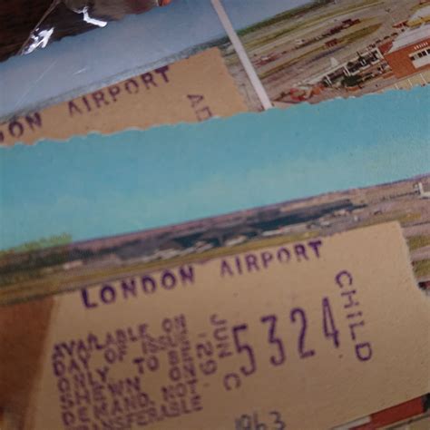 London HEATHROW Airport 2 postcards+ROOF GARDEN tickets Term 2 Queens