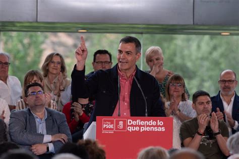 Sánchez presume de gestión frente a un PP invisible que niega por