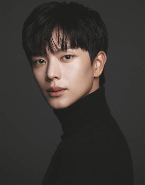 Btob ユク・ソンジェ、新しいプロフィール公開白黒ギャップのある魅力 ニュース Btob 日本オフィシャルサイト