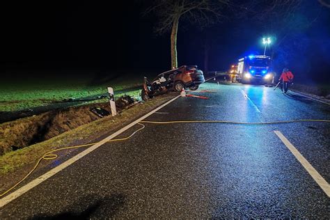 Tragischer Verkehrsunfall Auf Der B243