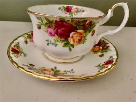 Vintage Old Country Roses Royal Albert Breakfast Teacup And Saucer