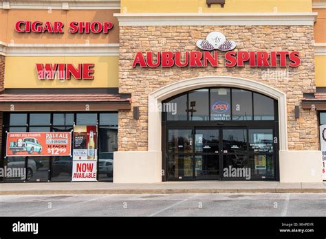 Liquor Store Exterior Hi Res Stock Photography And Images Alamy