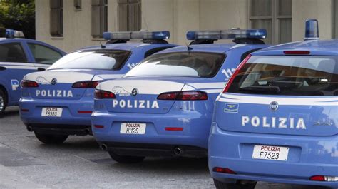 Si Spara In Questura Muore Poliziotta