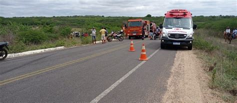 Uma Pessoa Morre E Quatro Ficam Feridas Em Acidente De Carro Em