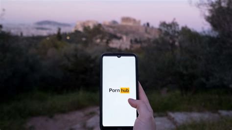 La UE impone nuevas reglas para páginas de contenido X como Pornhub Stripchat o XVideos
