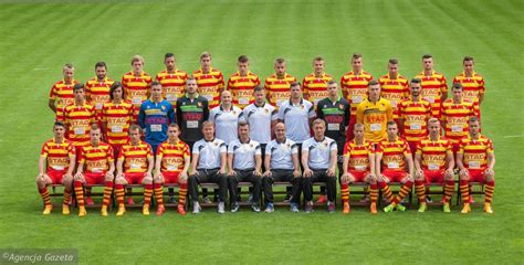 Jagiellonia Białystok prezentuje nowe stroje ZDJĘCIA