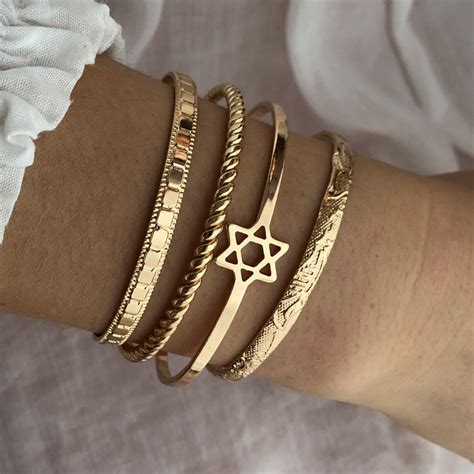 Conjunto de pulseiras femininas de 4 peças criativas e modernas de ouro