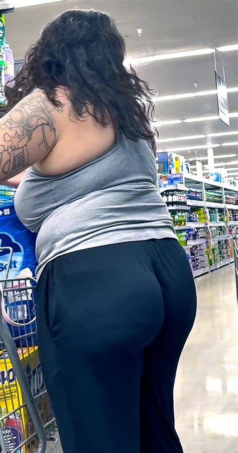 Tattood Milf With Fat Tits And Hungry Ass In Super Loose Flares Spandex Leggings Yoga