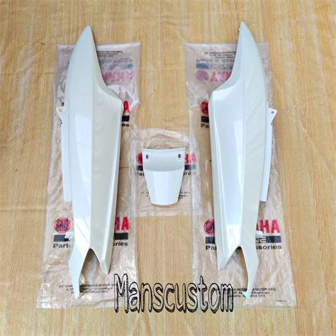 Jual Cover Body Belakang Mio Sporty Smile Plus Sambungan Putih Original