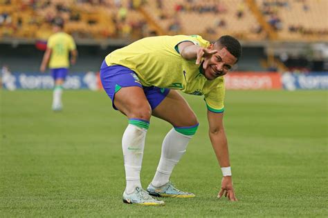 Dupla Do Athletico Convocada Pela Sele O Brasileira Ol Mpica