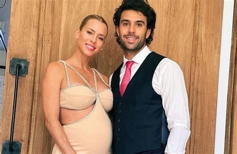 As Se Ver A Cruz El Hijo De Nicole Neumann Y Manu Urcera Seg N La