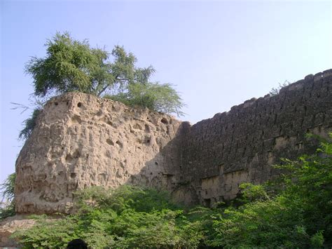 Gadwal Fort, Gadwal, India Tourist Information