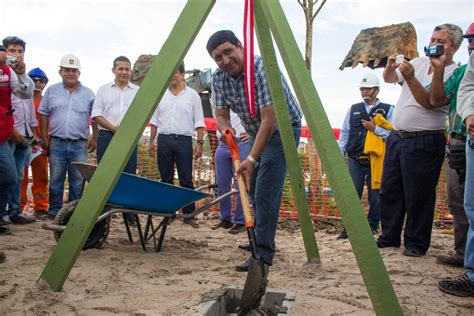 Colocan primera piedra para construcción de Gran Mercado de Belén