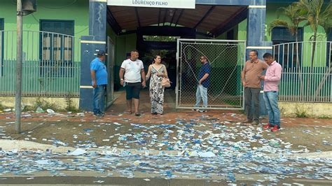 Lixo Eleitoral Rio Branco Amanhece Coberta Por Santinhos De Candidatos