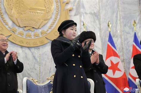 金與正疑失寵！被爆閱兵典禮站角落 冷看金正恩愛女走紅毯 國際 自由時報電子報