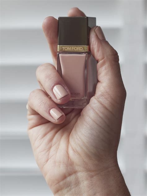 Comment Choisir Un Vernis Ongles Nude Selon La Couleur De Votre Peau Manucure Mode Et
