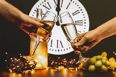 Descubre Los Maravillosos Beneficios De Tomar Uvas Y Beber Champagne En