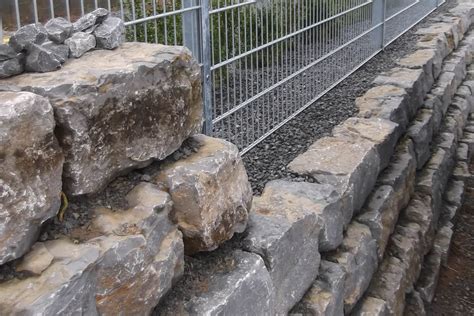 Natursteinmauern Aus Heimischen Muschelkalk Von Dewald Garten Zaun