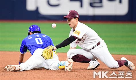 김재상 ‘찬스 살린 2타점 적시타 Mk포토