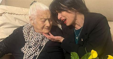 Assisi Nonna Gina Nottiani Compie 103 Anni Festa Grande Insieme Ai