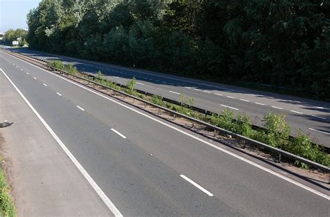 Uk Road Markings What They Mean And What The Highway Code Says Rac Drive