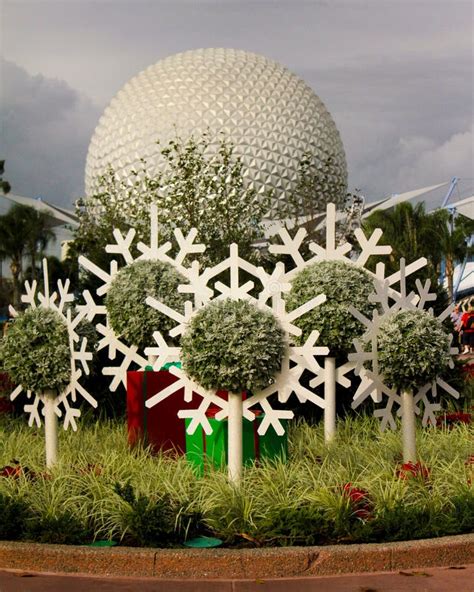 Epcot Christmas Decorations Editorial Image Image Of Vacation Earth