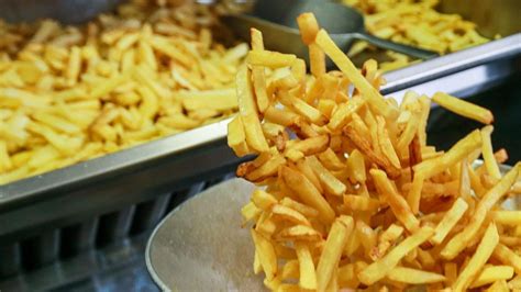 Cuántas calorías tienen las patatas fritas y las patatas al horno