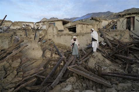 Afghans Bury Dead Dig For Survivors Of Devastating Quake Nepalnews